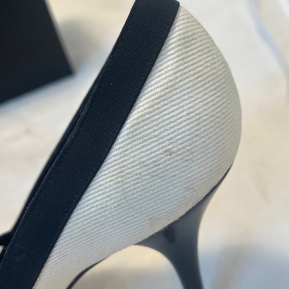 Chanel Interlocking CC High Heel Pumps - Picture 13 of 14